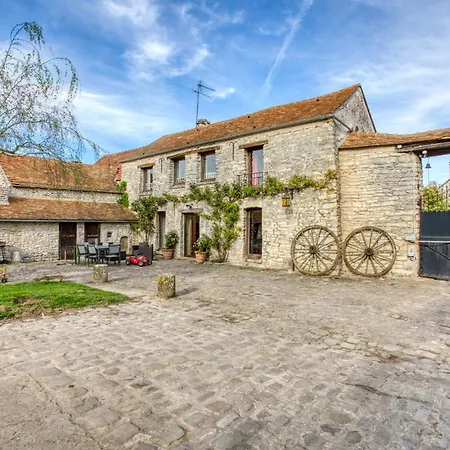 La Fauconnerie Du Roy Montainville (Yvelines)