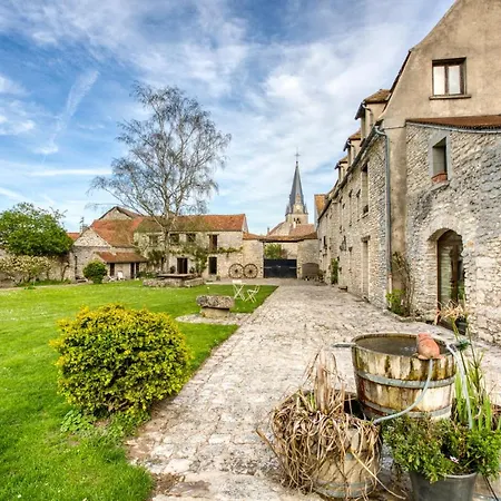 La Fauconnerie Du Roy Montainville (Yvelines)